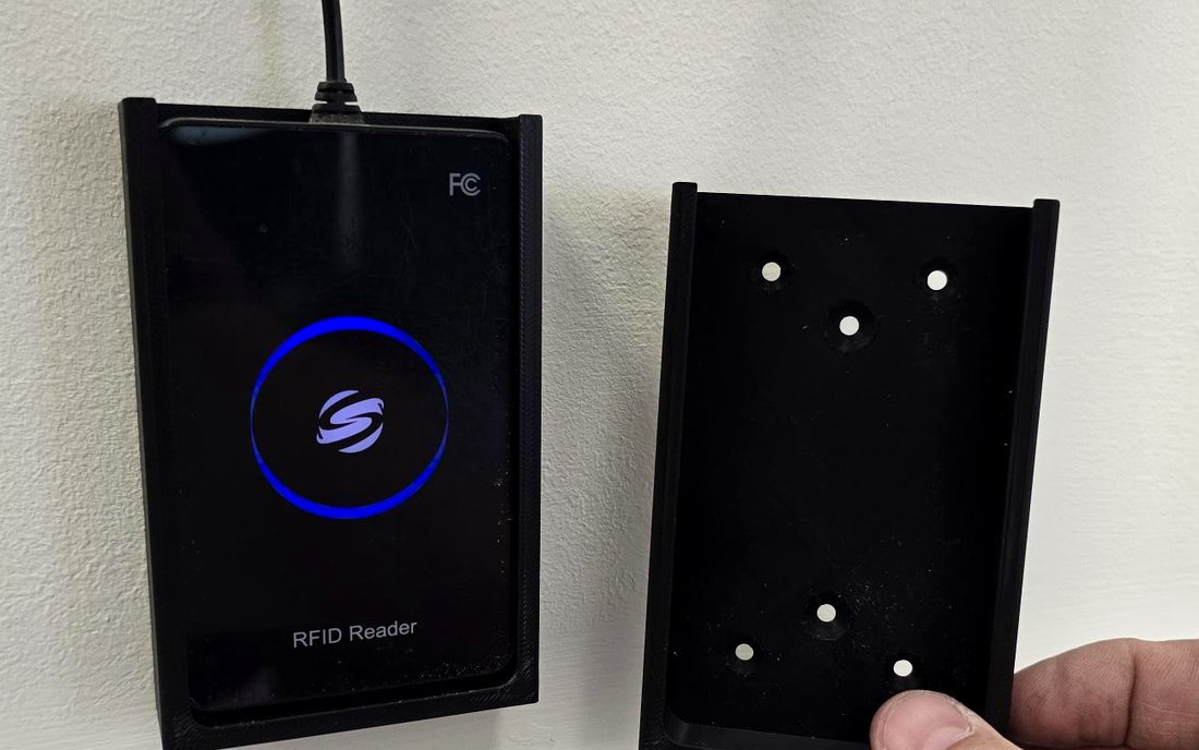 Custom 3D-printed access reader mount
